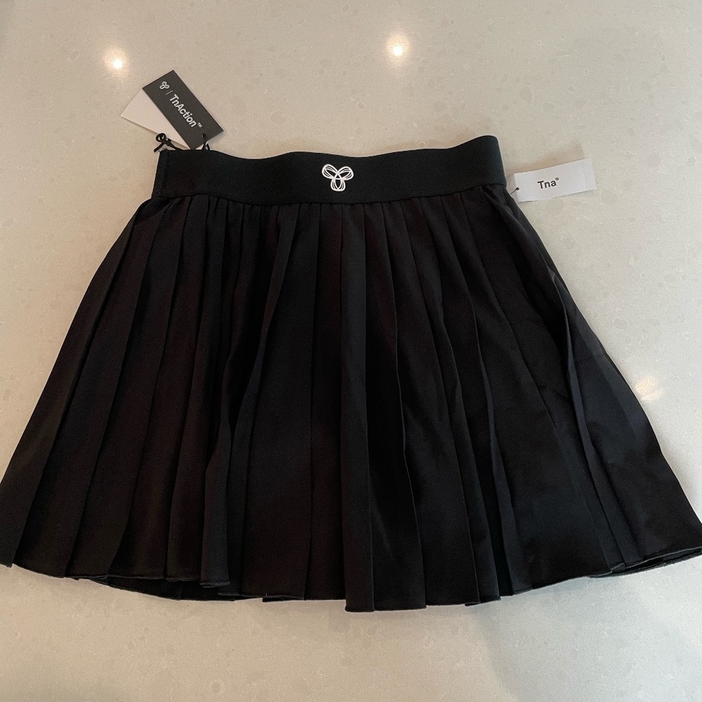 New With Tags: TnaMOVE™ Tennis Mini Skirt (Aritzia Black Tennis Skirt) size XS